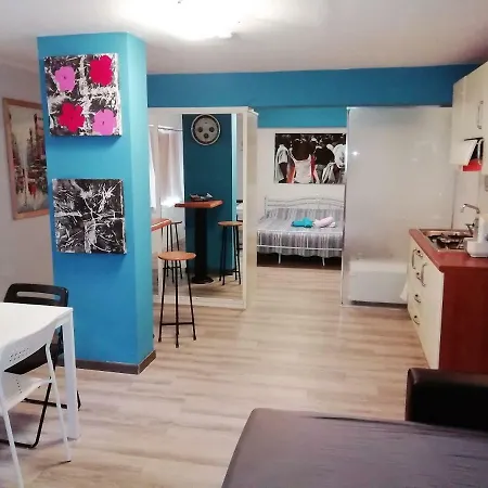 Station Apartment *